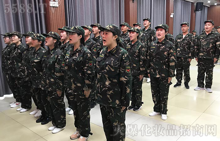 堅(jiān)持才能勝利