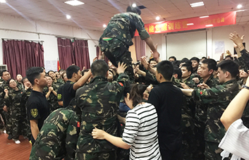 困難再大，大不過(guò)我們的決心！