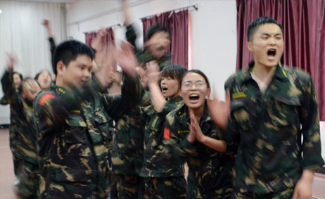 勇者無(wú)所畏懼，強(qiáng)者奮勇?tīng)?zhēng)先！